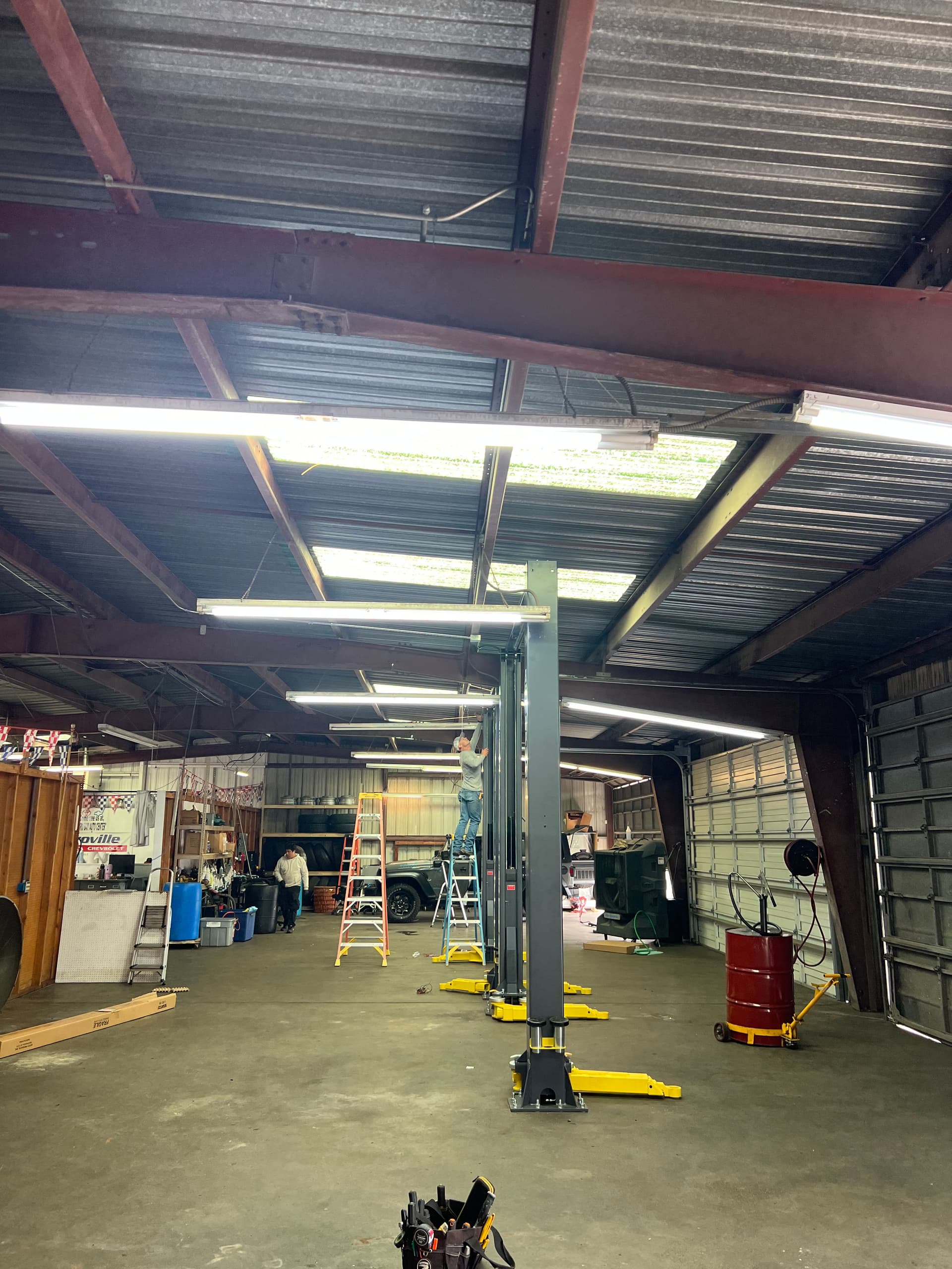 Gallery photos for Two-Post BendPak lift wired up and ready to work: Image #1